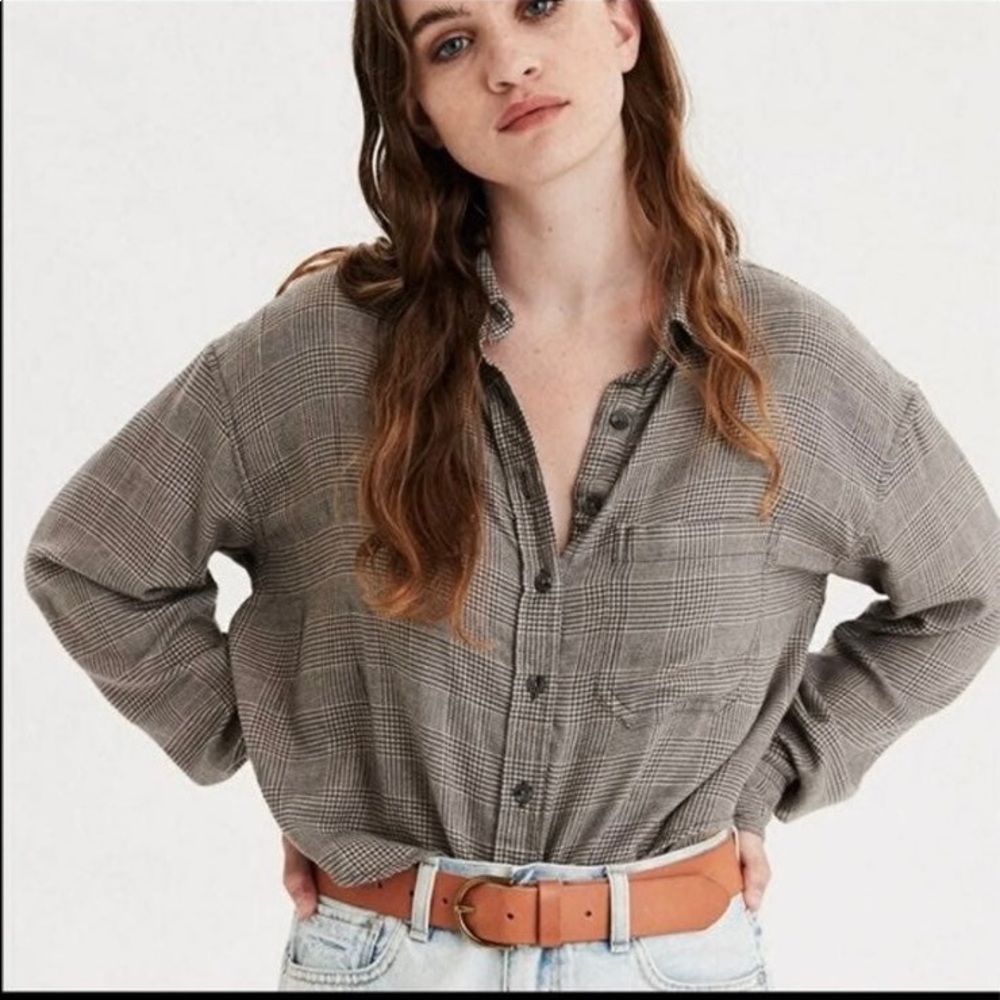 American Eagle Plaid Crop Button Down Shirt